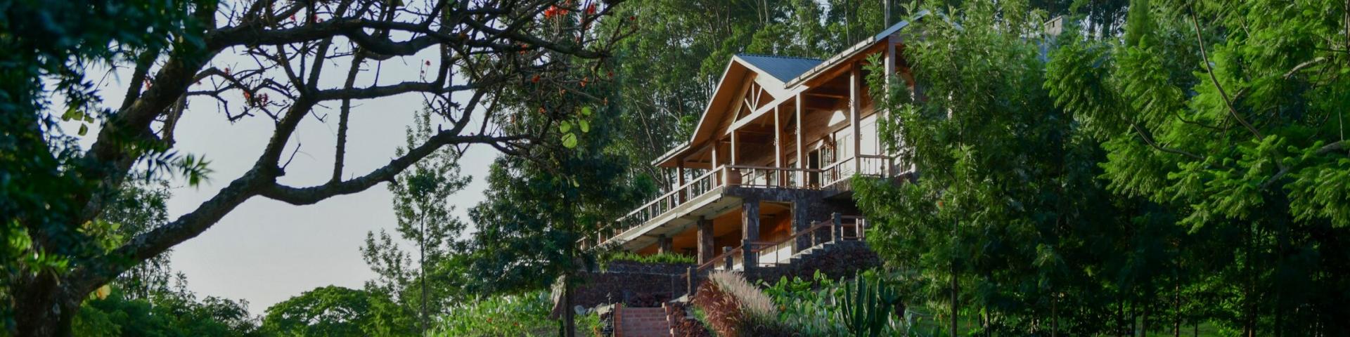 Mirima Kibale Lodge Uganda | Luksusowy Eko-Resort nad Jeziorem